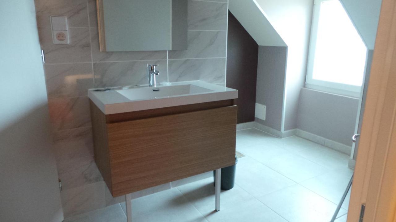 Chambre D'Hotes Mansardee Saint-Ouen-les-Vignes 外观 照片